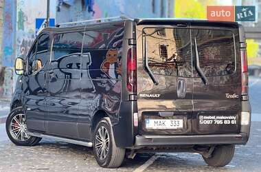 Вантажопасажирський фургон Renault Trafic 2011 в 