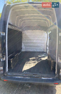 Грузовой фургон Renault Trafic 2006 в 
