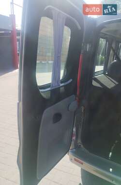 Минивэн Renault Trafic 2012 в 