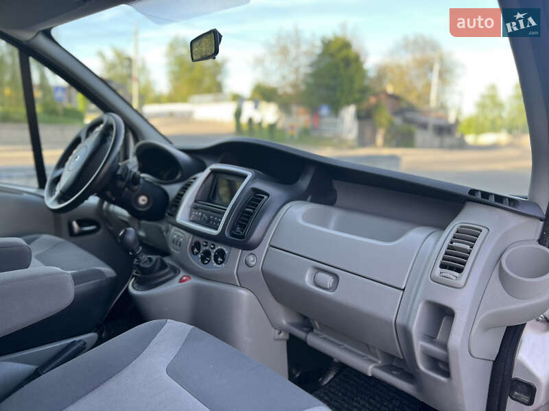 Мінівен Renault Trafic 2013 в Рівному