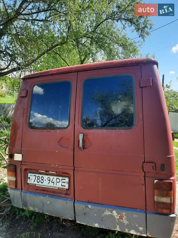 Інші автобуси Renault Trafic 1994 в Кіцмані