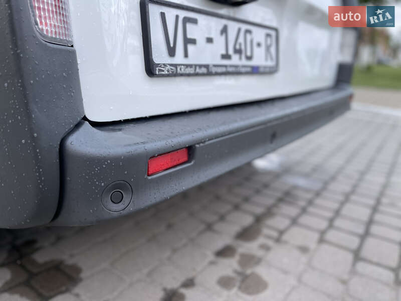 Вантажний фургон Renault Trafic 2014 в Радивиліві