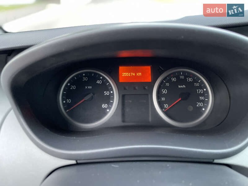 Вантажний фургон Renault Trafic 2014 в Радивиліві
