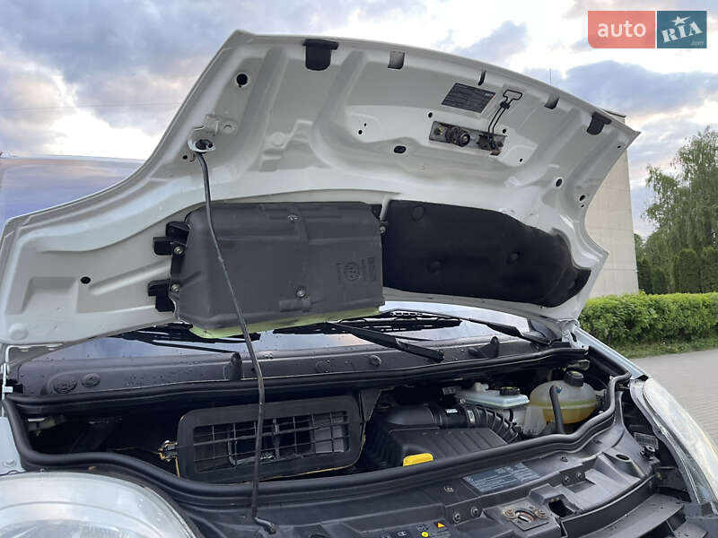 Вантажний фургон Renault Trafic 2014 в Радивиліві