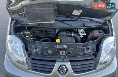 Мінівен Renault Trafic 2012 в 
