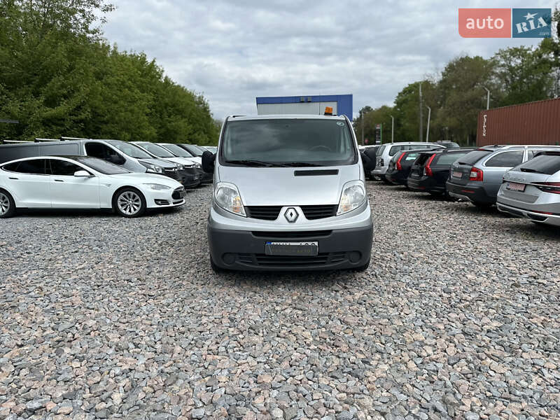 Вантажний фургон Renault Trafic 2013 в Рівному