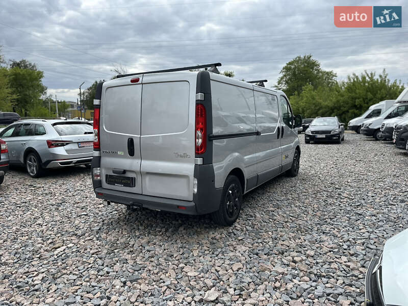 Вантажний фургон Renault Trafic 2013 в Рівному