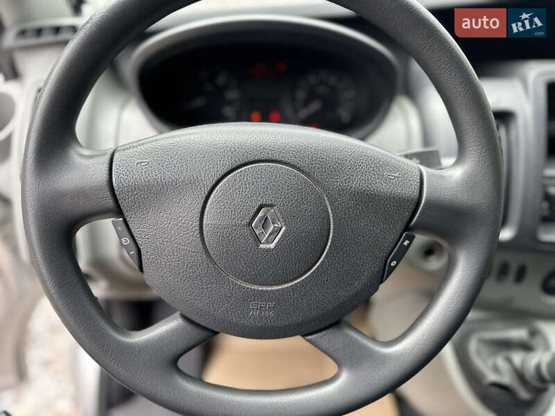 Вантажний фургон Renault Trafic 2013 в Рівному