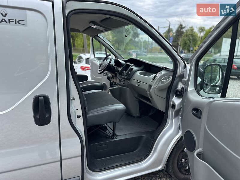 Вантажний фургон Renault Trafic 2013 в Рівному