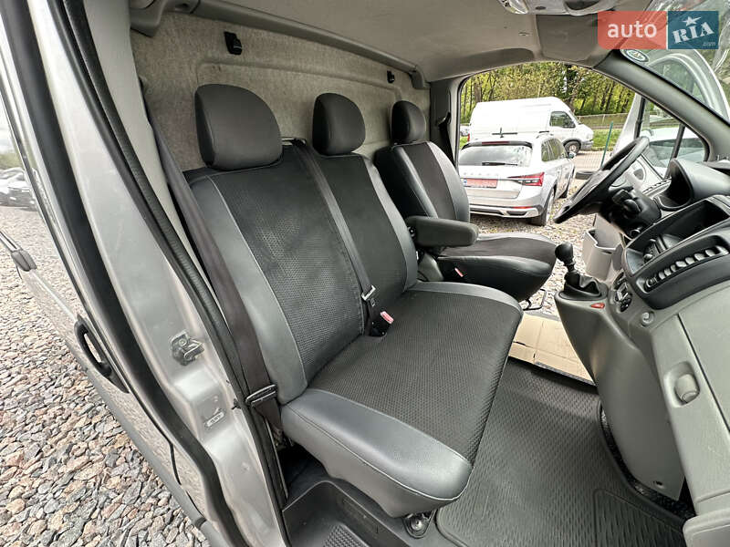 Вантажний фургон Renault Trafic 2013 в Рівному