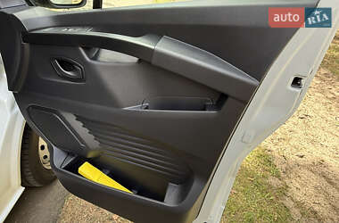 Вантажний фургон Renault Trafic 2023 в 