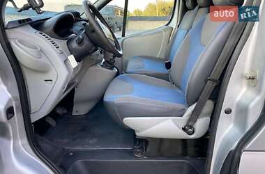 Грузовой фургон Renault Trafic 2012 в 