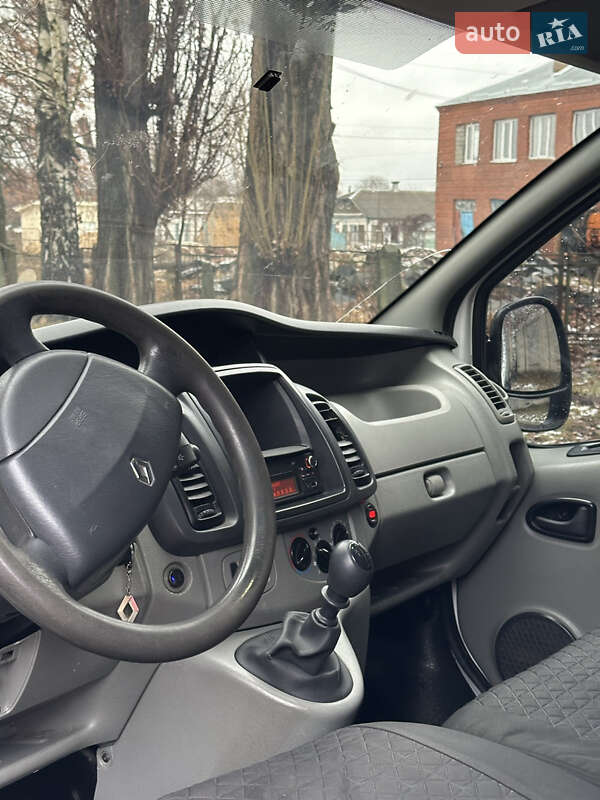 Вантажний фургон Renault Trafic 2011 в Рівному