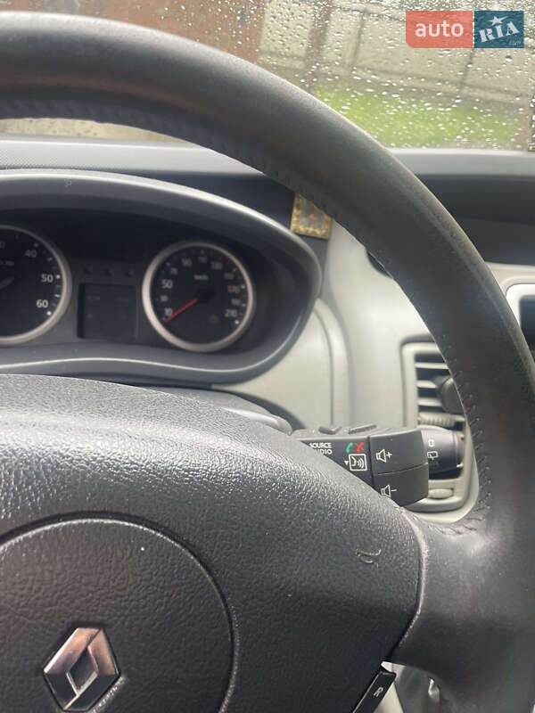 Мінівен Renault Trafic 2010 в Чернівцях