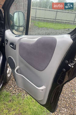 Минивэн Renault Trafic 2010 в 