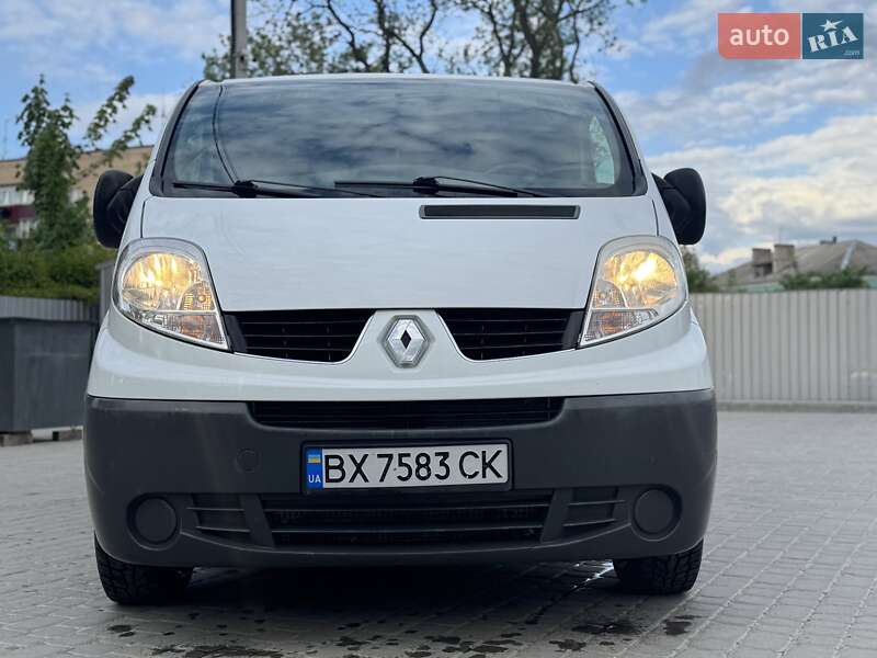Мінівен Renault Trafic 2013 в Старокостянтинові