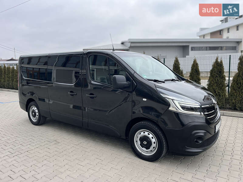 Минивэн Renault Trafic 2020 в 