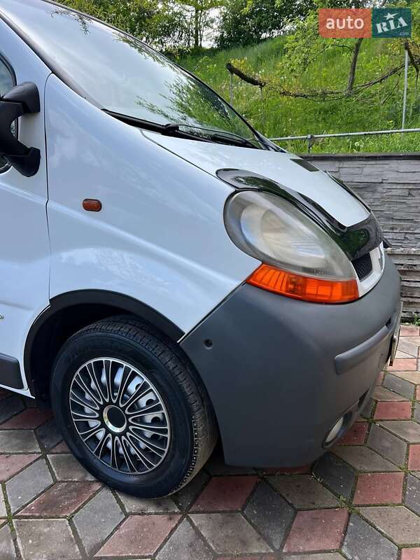 Мінівен Renault Trafic 2006 в Коломиї