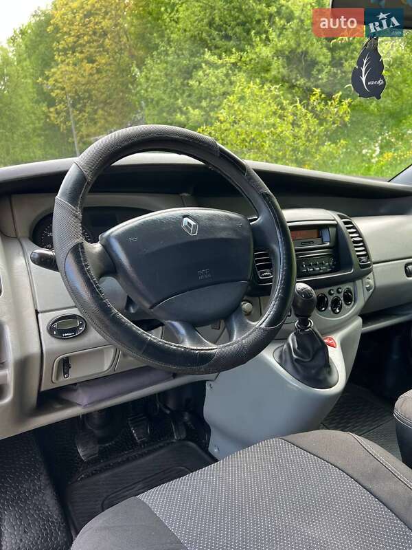 Мінівен Renault Trafic 2006 в Коломиї