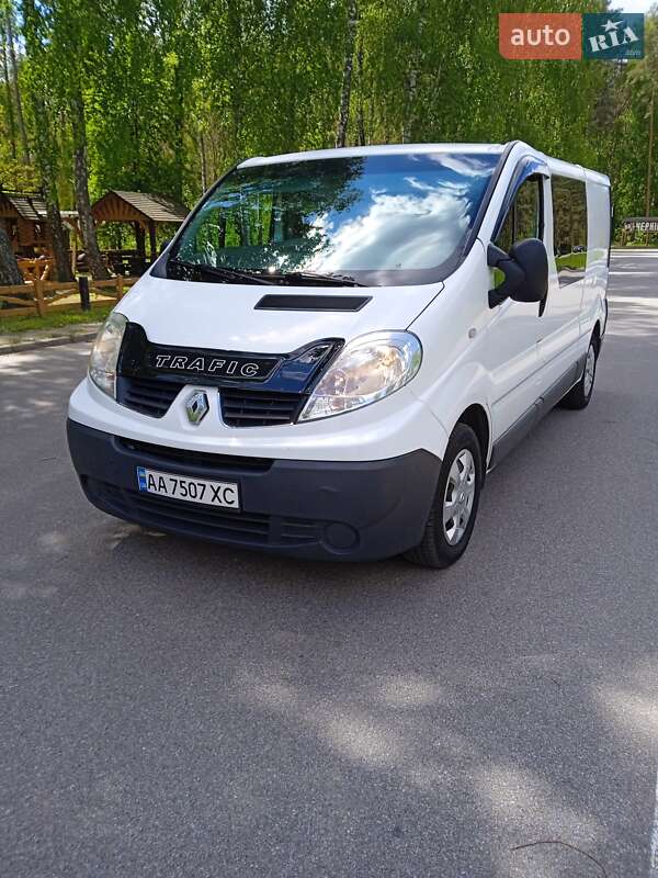 Минивэн Renault Trafic 2013 в 