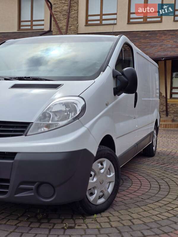 Грузовой фургон Renault Trafic 2012 в Косове