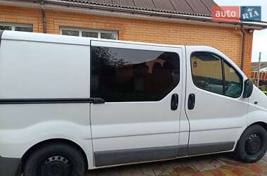 Грузопассажирский фургон Renault Trafic 2006 в 