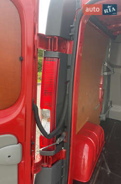 Грузовой фургон Renault Trafic 2014 в 