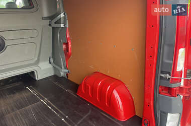 Грузовой фургон Renault Trafic 2014 в 