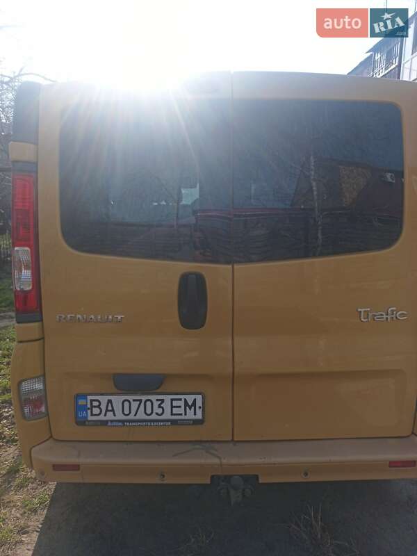 Мінівен Renault Trafic 2012 в Помічній