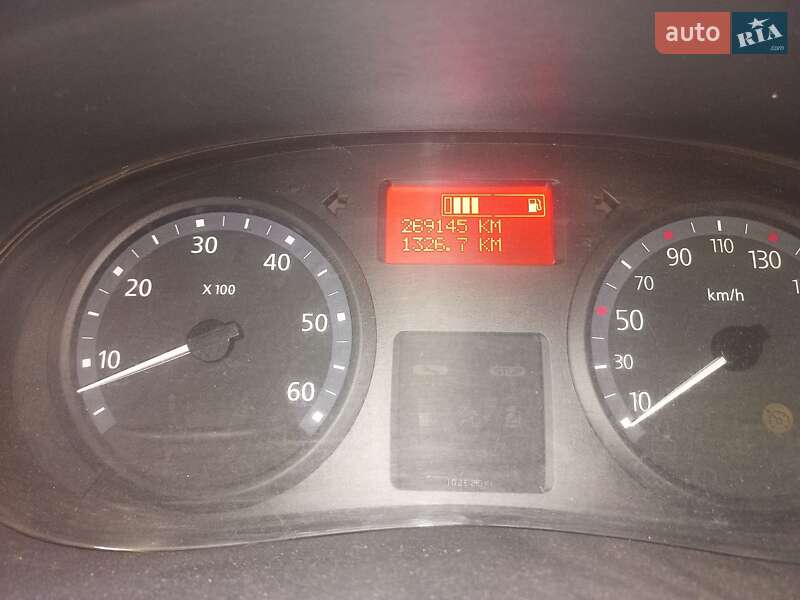 Мінівен Renault Trafic 2012 в Помічній