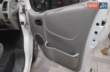 Грузовой фургон Renault Trafic 2005 в 