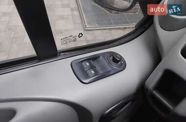 Грузовой фургон Renault Trafic 2005 в 