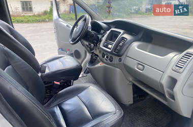Минивэн Renault Trafic 2011 в 