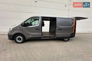 Грузовой фургон Renault Trafic 2015 в 