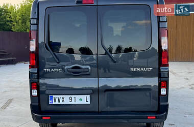 Минивэн Renault Trafic 2022 в 