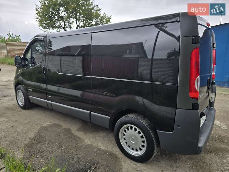 Минивэн Renault Trafic 2007 в 