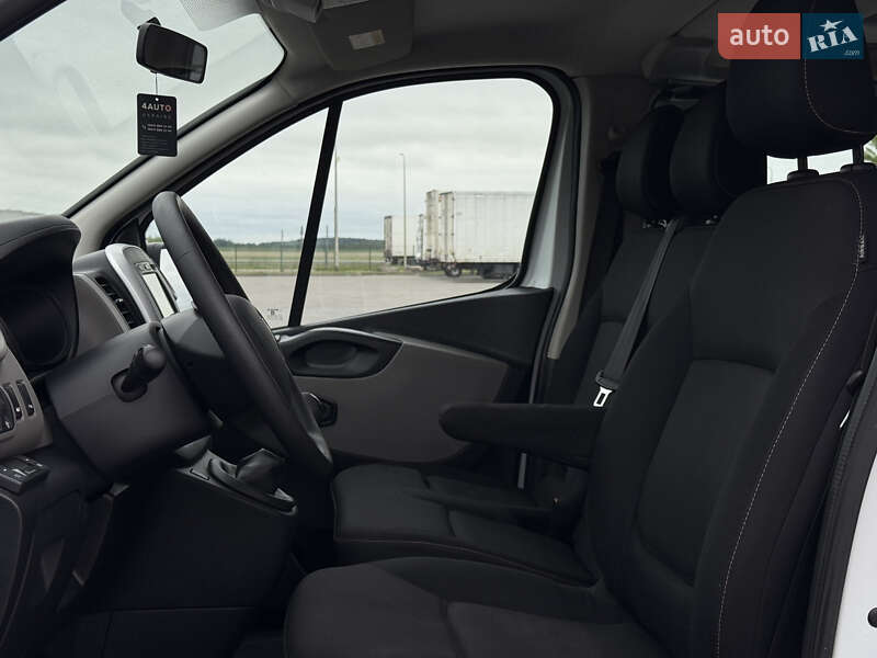 Мінівен Renault Trafic 2015 в Радивиліві