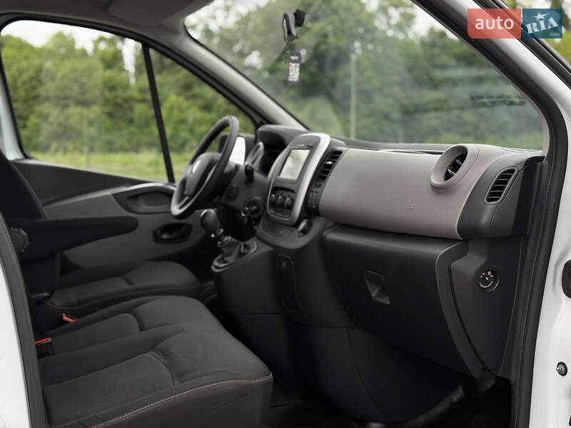 Мінівен Renault Trafic 2015 в Радивиліві