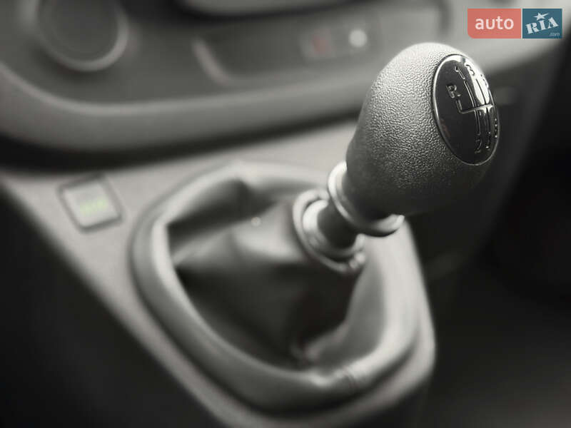 Мінівен Renault Trafic 2015 в Радивиліві