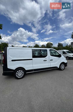 Грузопассажирский фургон Renault Trafic 2018 в 