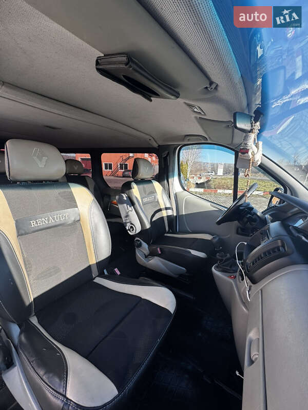 Минивэн Renault Trafic 2008 в Черновцах