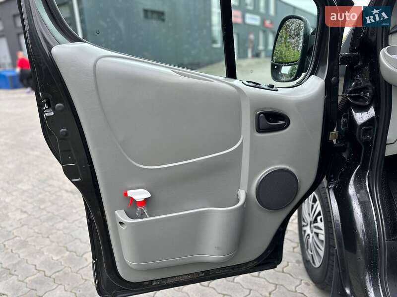 Минивэн Renault Trafic 2007 в Стрые