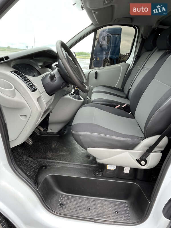 Минивэн Renault Trafic 2005 в Радивилове