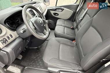 Мінівен Renault Trafic 2015 в 