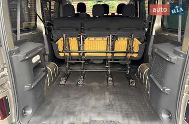 Мінівен Renault Trafic 2015 в 