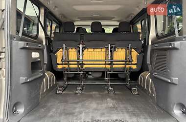 Мінівен Renault Trafic 2015 в 
