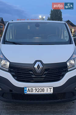 Грузопассажирский фургон Renault Trafic 2016 в 