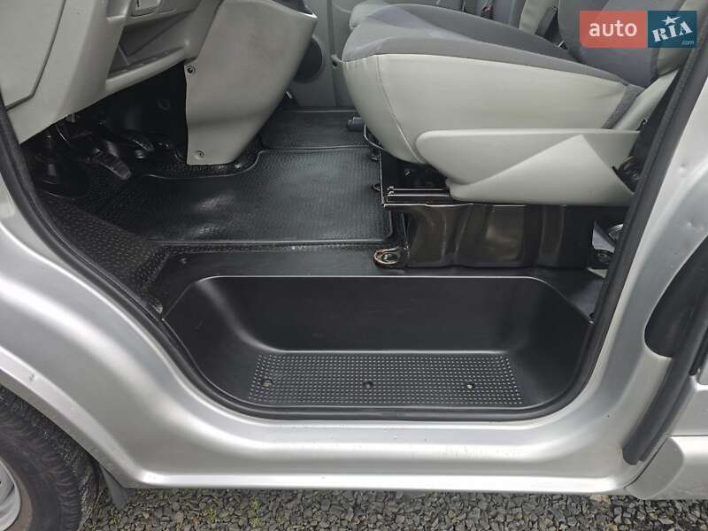 Минивэн Renault Trafic 2010 в Костополе