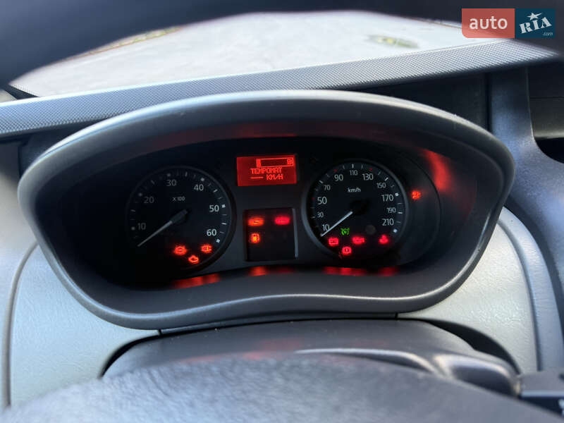 Вантажний фургон Renault Trafic 2012 в Старокостянтинові