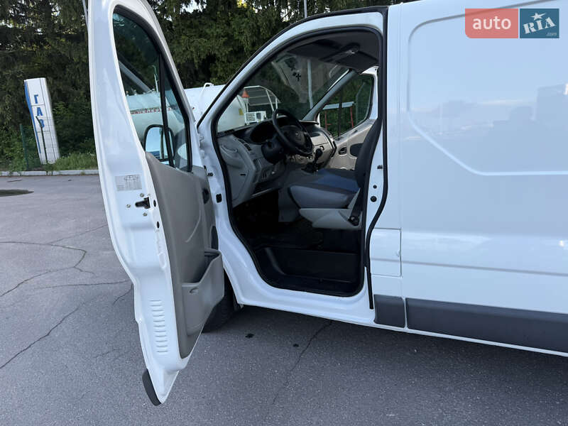 Вантажний фургон Renault Trafic 2012 в Старокостянтинові